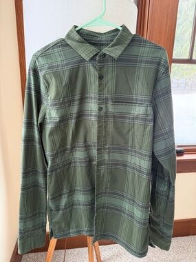 lululemon athletica Green Plaid Casual Button-Down Shirt